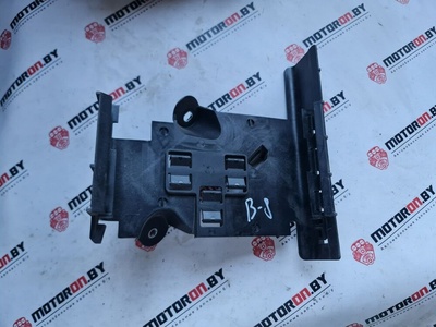 5Q0906507F Кронштейн Volkswagen Passat 2015