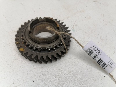 02A311261G шестерня 2 передачи Volkswagen Golf 3