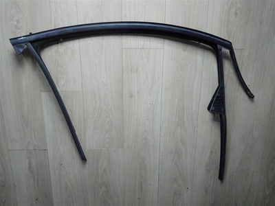 13347235 Уплотнитель стекла передней двери правой Opel Astra J 2010 - 2010