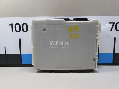 8273033Q31 Блок предохранителей Toyota Camry V70 2017
