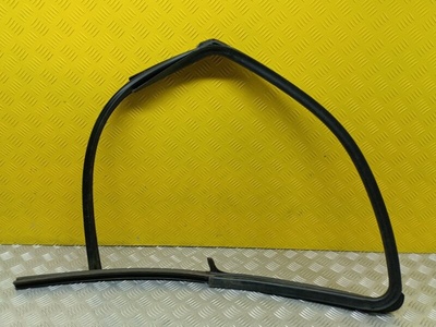 80330EB300 Уплотнительная резинка боковой двери Nissan Navara (D40) 2004-2015 2010