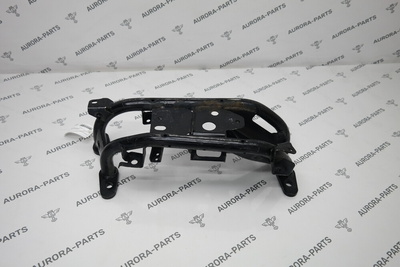 LR072221 Траверса, опора коробки передач Land Rover Range Rover 30DDTX L405 2012