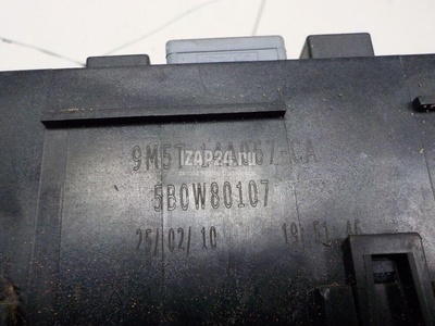 9M5T14A067CA Блок предохранителей Ford C-MAX (2003 - 2010)