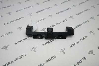 LR037914 Кронштейн заднего бампера центральный Land Rover Range Rover 30DDTX L405 2012