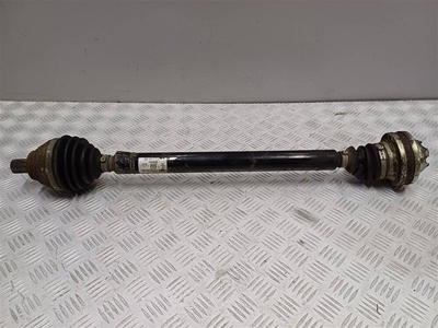 3Q0407272C Полуось передняя левая (приводной вал, ШРУС) Volkswagen Passat B8 2015
