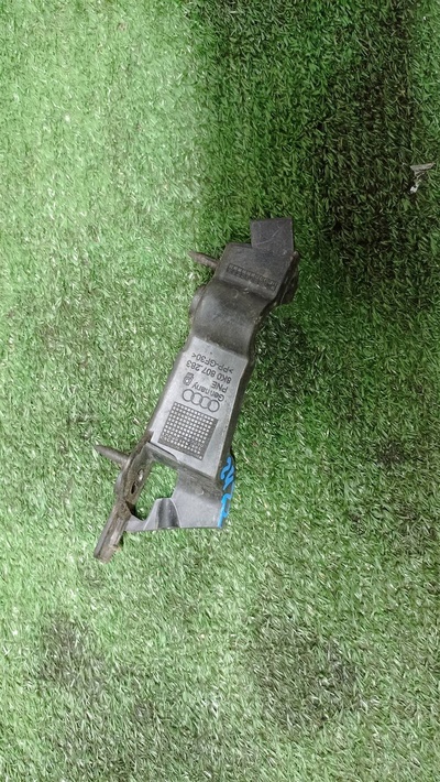 8K0807283 кронштейн переднего бампера Audi A4 (B8) 2007-2015