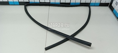 6814202110 Уплотнитель стекла двери Toyota Auris (E15) (2006 - 2012)