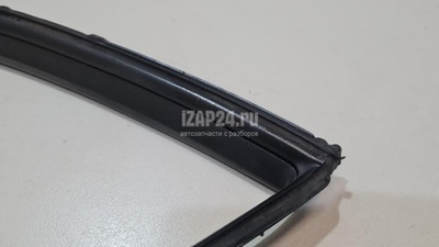 5740A042 Уплотнитель форточки правой Mitsubishi Lancer (CX,CY) (2007 - 2017)