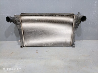 5Q0145803N Интеркулер Skoda Octavia A7