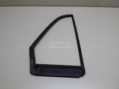 82273EL40A Уплотнитель форточки левой Nissan Tiida (C11) (2007 - 2014)
