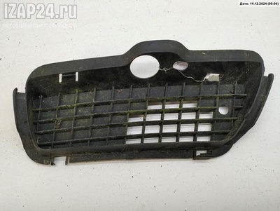 1H6853666 Решетка (заглушка) в бампер Перед. Прав. Volkswagen Golf-3 1995