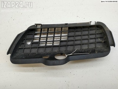 1H6853666 Решетка (заглушка) в бампер Перед. Прав. Volkswagen Golf-3 1996