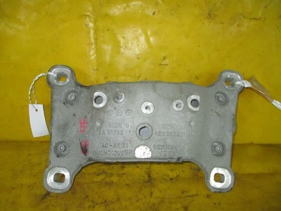 4E0399231N Крепление подушки КПП на Audi A8 4E BVJ Audi
