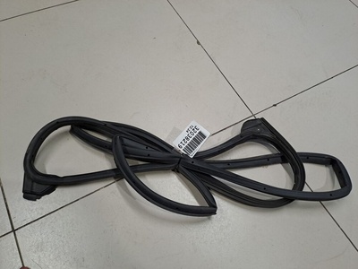 GHK172760 Уплотнитель двери задней правой Mazda 6 GJ 2013-2019