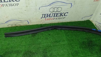 8T0823723B уплотнитель капота Audi A4 (B8) 2007-2015