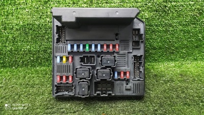 284B7JD01A блок предохранителей Nissan Qashqai+2 (JJ10) 2008-2014