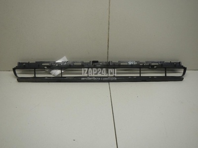 8W08076839B9 Решетка в бампер VAG A4 [B9] 2015