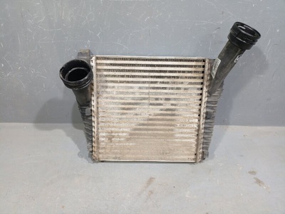 7L6145804A Интеркулер Volkswagen Touareg NF