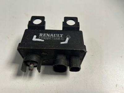 7700867558C mitsubishi carisma реле свечи