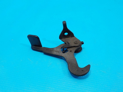 811403W000 Крючок капота KIA Sportage 3 2010-2015