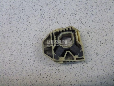 1K0121367B Кронштейн радиатора VAG Golf IV/Bora (1997 - 2005)