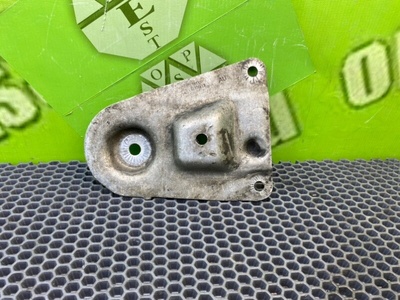 8D0399542B Кронштейн балки Audi A6 C5 Avant 2004