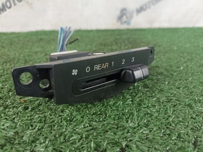 LC7361340 блок управления климат-контролем Mazda MPV LW3W 2003 LC73-61-340