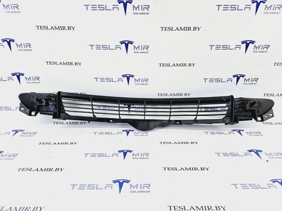 108592700 Заглушка (решетка) в бампер Tesla Model 3 2021 1085927-00,1516848-00