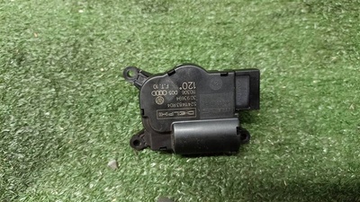 52411483 моторчик привода заслонок отопителя VW Touareg 2002-2010 2006