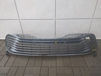 5310233220 Заглушка (решетка) в бампер передний Toyota Camry XV70 2019 , 5310233160, 5311333040