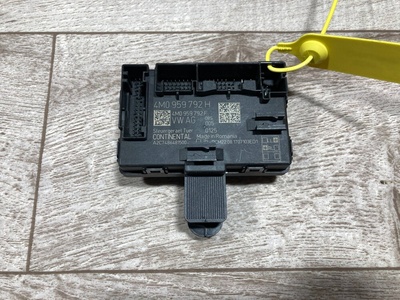 4M0959792H Блок управления двери передней правой Audi A4 B9 2017 ,4M0959792F