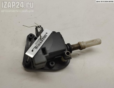 8E9827833 Активатор (привод) замка багажника Audi A6 C5 (1997-2005) 2003