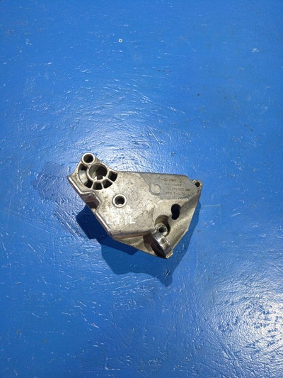 038199207AG Кронштейн опоры двигателя Volkswagen Bora A4 (1998—2005) A4 1J2 1 поколение