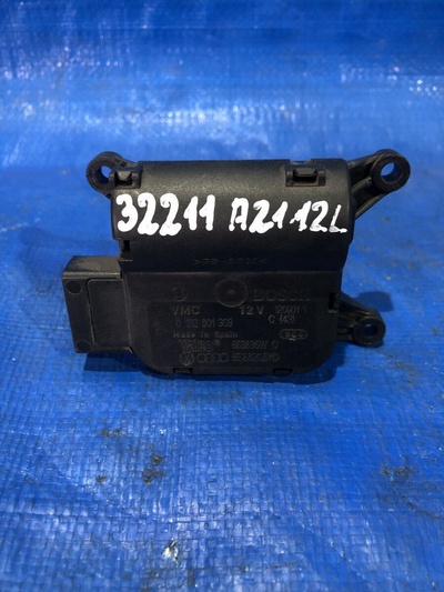 8E2820511D Электропривод заслонки отопителя Audi A4 B6 (2000—2006) 8E 8E5 8EC 8ED B6 2002