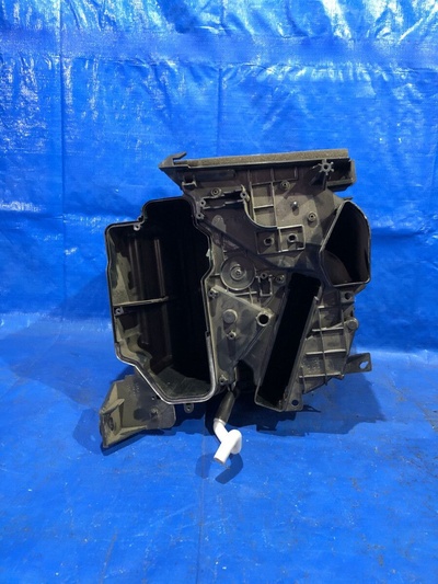 8705042040 Корпус отопителя Toyota RAV4 II (2000—2003) A20 ZCA26 ACA26 ACA20 CLA20 ACA23 2002