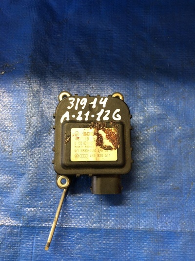 4B2820511D Электропривод заслонки отопителя Audi A6 C5 (1997—2001) 4B2 4B4 C5 1999