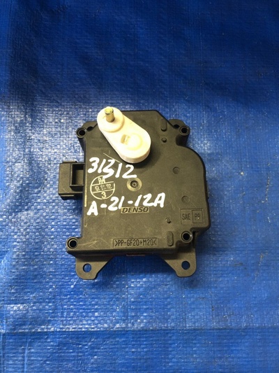 AE0637008320 Электропривод заслонки отопителя Toyota Corolla IX (2000—2004) ZZE120 ZZE122 ZZE121 CDE120 2002