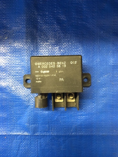 A0025423819 Блок управления зарядкой аккумулятора (контроллер АКБ) Mercedes-Benz E-класс W211/S211 (2002—2006) W211 2000