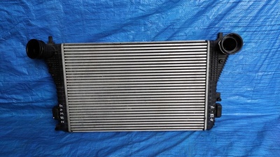 1K0145803L Интеркулер Volkswagen Passat B6 (2005—2010) 3C2 3C5