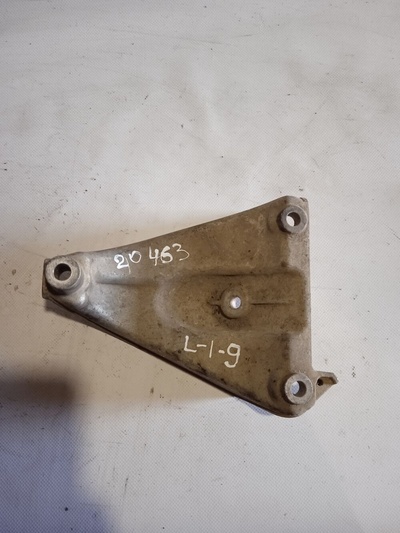 4D0199308AC Кронштейн опоры двигателя Audi A8 D2 (1994—1999) 4D2 4D8 D2