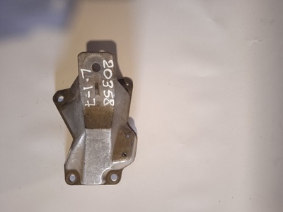 4A0399113D Кронштейн опоры КПП Audi A6 C4 (1994—1997) 4A 4A2 4A5 45