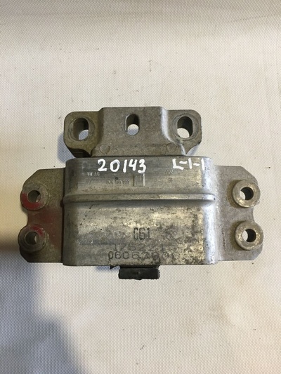 3C0199555P Опора ( подушка ) двигателя Volkswagen Passat B6 (2005—2010) 3C2 3C5