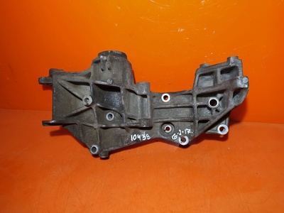 058145523B Кронштейн генератора Audi A4 B5 (1994—1999) 8D2 8D 1999