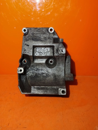 038260885C Кронштейн компрессора кондиционера Volkswagen Passat B5 рестайлинг (2000—2005) 3B 3B3 9F8 2002