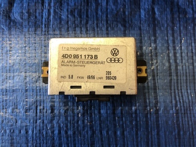 4D0951173B Блок управления сигнализацией (штатной) Audi A4 B5 (1994—1999) 8D2 8D 1997