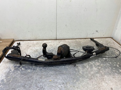 8U0803880B audi q3 8u a50 - x фаркоп oris