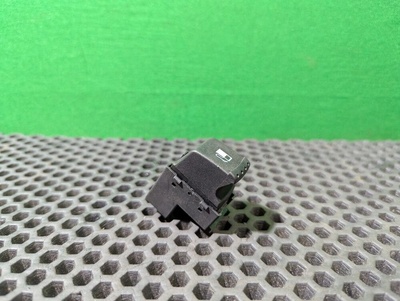1J0959833A Кнопка открывания лючка бензобака Volkswagen Passat B5 2005 1J0 959 833 A