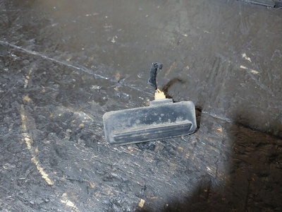 8D0827565A микровыключатель крышки багажника багажника audi a4 b5 8d универсал