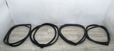 GEA173760 уплотнитель двери Mazda 6 GH 2010 GEA1-73-760,GEA1-72-760