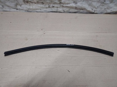 8R0839480B Уплотнитель двери задней правой Audi Q5 8R 2011